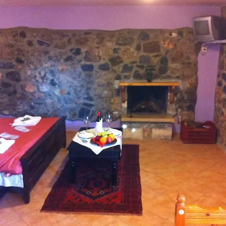 Pasithea Mountain * Feneós